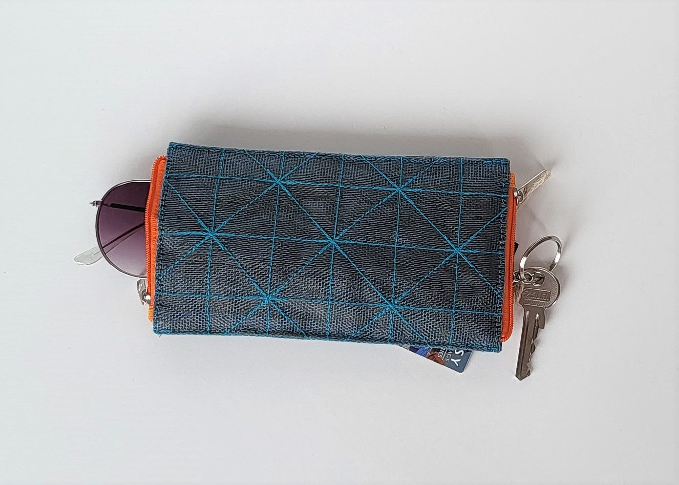 Brillenetui von BEADBAGS blauem Moskitonetz