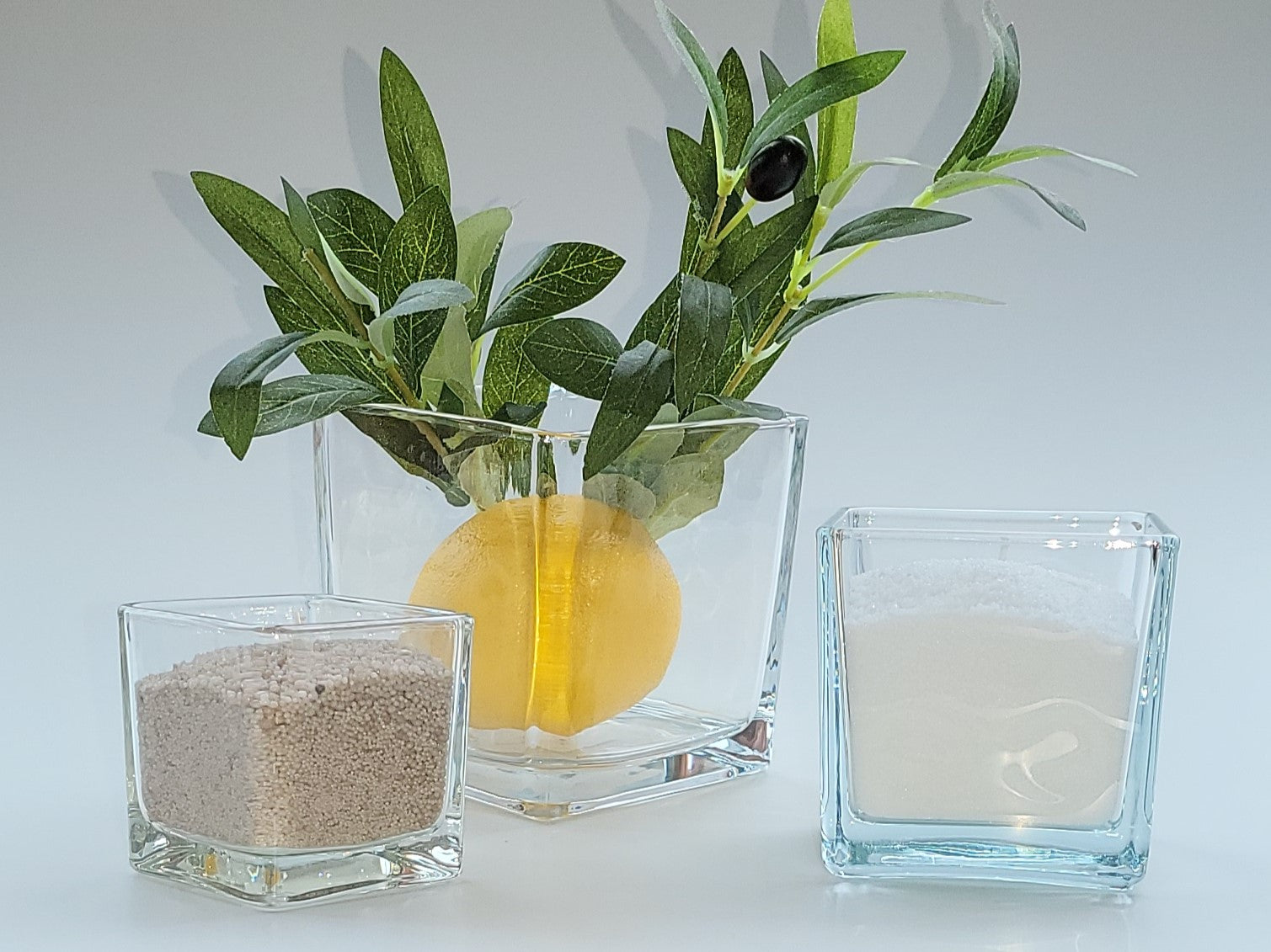 Glaswürfel nach unten verjüngt als Vase, Kerzen- oder Dessertglas geeignet