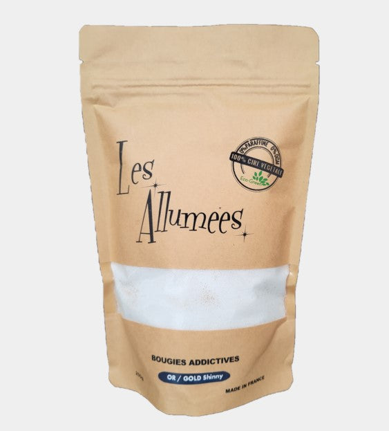 weiße Kerze mit gold Schimmer aus Kerzensand