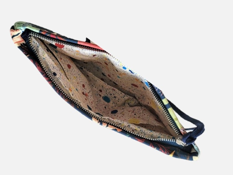 Kulturbeutel Innenansicht - gefüttert mit Baumwollstoff, 2 Seitenfächer