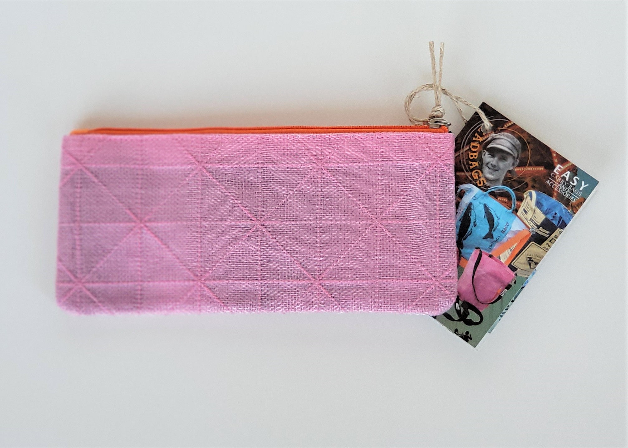 Stiftasche aus Moskitonetz in rosa mit orangenem Reisverschluss