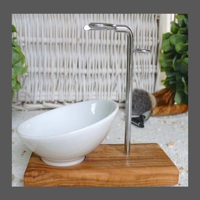 Olivenholzbrett mit Rasierpinselhalterung- und Rasierschale weiß