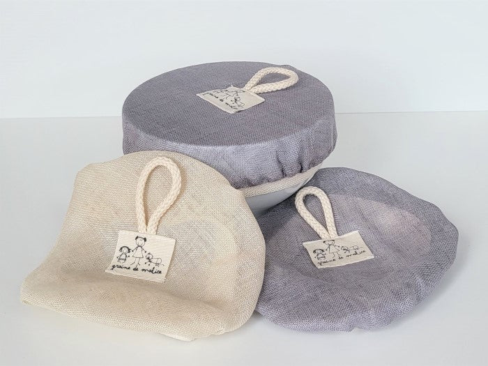 Schüsselhauben aus groben Leinen in grau und beige - Landhausstil