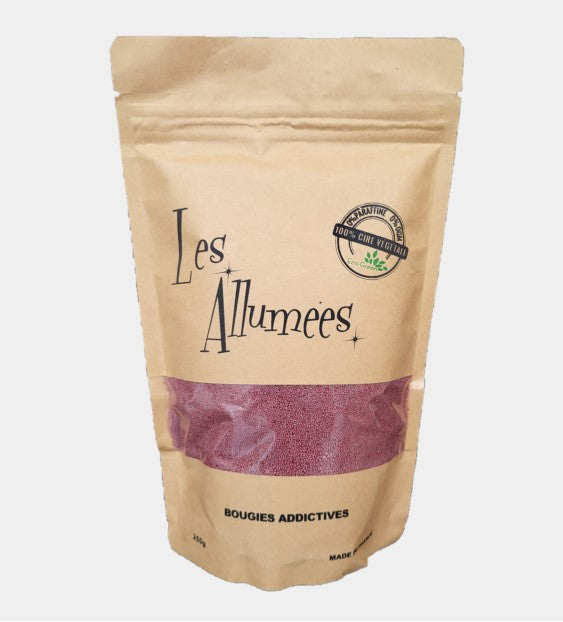 Stearin Kerze in aubergine - feine Kerzenkügelchen gebrauchsfertig mit Docht