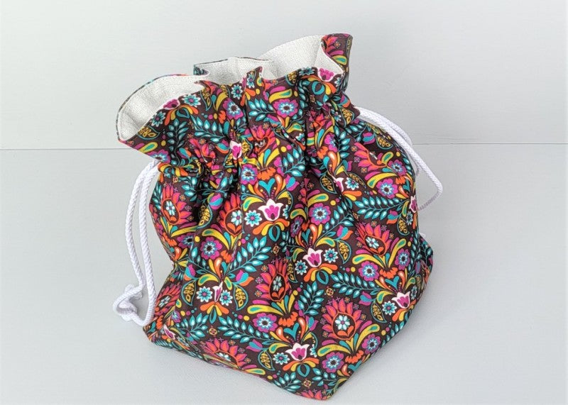 Brotbeutel und dekorative Brotkorb aus Baumwolle und Leinen