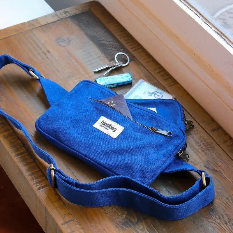 Cross Body Bag in blau