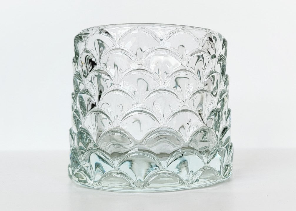 Kerzenglas - Klarglas mit Schuppenmuster - massiv, unten breiter und nach oben leicht verjüngend