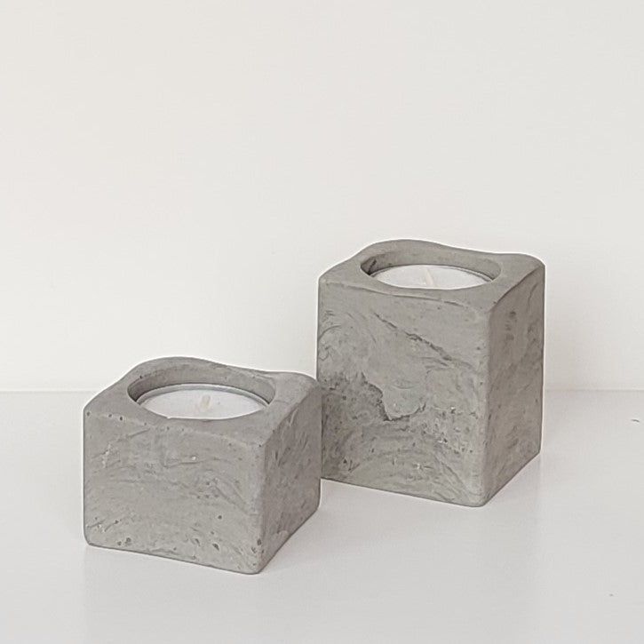 Teelichthalter in steingrau marmoriert - 2 Höhen im Set