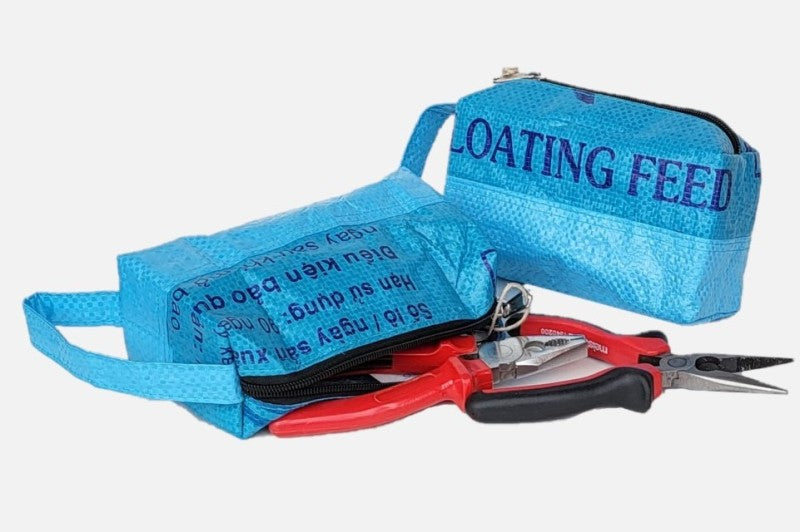 Kulturbeutel oder kleine Werkzeugtasche in Blau Upcycling aus Futtersäcken
